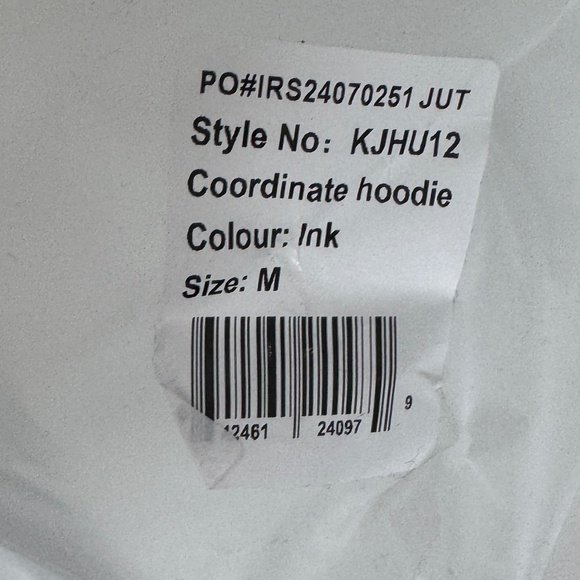 Black comfrt Hoodie - Picture 7 of 8